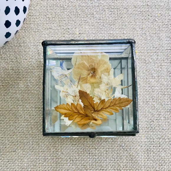 🎈Sold🌿 Vintage Pressed Flower Prism Mirror Box - Picture 6 of 7